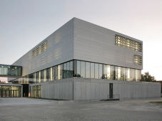 ABB控制技术与数据管理助力慕尼黑欧洲学校升级暖通空调系统