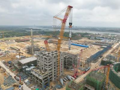 广西恒逸120万吨煤化工项目气化炉正式起吊