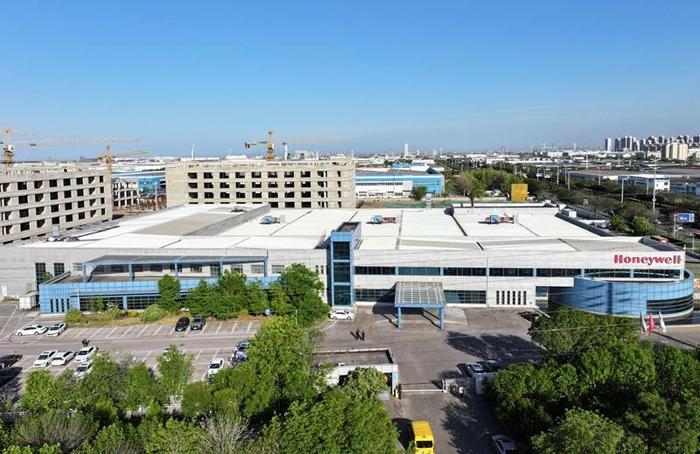 42d06d0b8f5e621a8fc584dbe73a4151