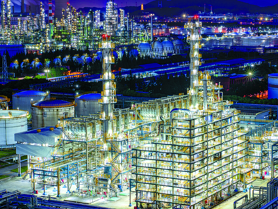 《飞驰人生3》驶进镇海炼化：揭秘一辆赛车背后的中国石化产业链