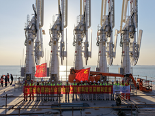 乘势而上 决胜全年 | Key milestone achieved! 中国化学工程天辰公司总承包的江苏华电赣榆LNG接收站项目5台卸料臂顺利完成吊装