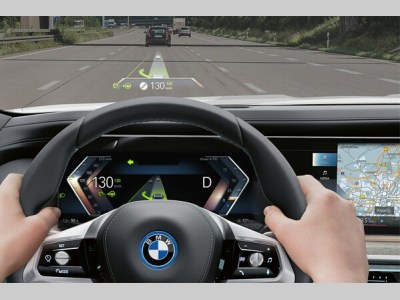 BMW新世代概念车带来平视显示技术的量子飞跃
