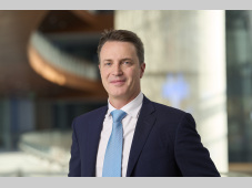 伊顿公司任命 Paulo Ruiz 为伊顿总裁兼首席运营官，自2024年9月2日起生效；Ruiz 将于2025年6月1日接替骆德担任伊顿首席执行官