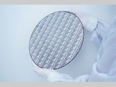 英飞凌率先开发全球首项300 mm氮化镓功率半导体技术，推动行业变革