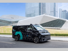 1,800天积淀再进化！文远知行发布全新量产Robotaxi GXR