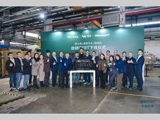 理想汽车突破技术垄断：首个国产自研CFRT材料成功下线