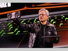 黄仁勋：AI已是主流技术，汽车行业将成为AI行业
