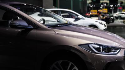 【行业时讯】中国汽车出口蝉联全球第一，电动车出口突破200万