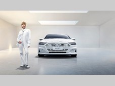 一眼定型 上汽奥迪A7L联袂Feng Chen Wang焕新型格