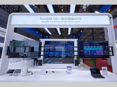 东软睿驰AI汽车全栈产品亮相2025上海国际车展