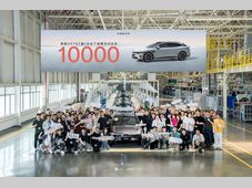 第10000台极氪007GT下线交付！