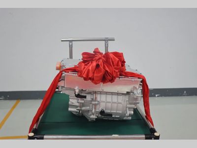 首台十二合一电驱总成样件下线：开启核心部件自主化新篇章