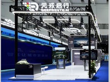 量产交付量超13万台！元戎启行亮相2025中国国际新能源和智能网联汽车展览会