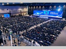 万人齐聚，共绘蓝图！第三十二届中国汽车工程学会年会暨展览会在重庆盛大开幕