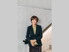 全球经济放缓导致营收下滑 /通快CEO Leibinger-Kammüller女士: 预期的谨慎复苏迹象