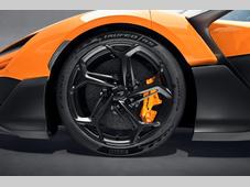 倍耐力为迈凯伦W1配备首款生物基及可回收循环使用材料含量超50%的超跑轮胎