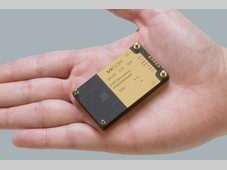 Vicor BCM6135™ 双向 DC-DC 电源转换器荣获 2025 模块电源行业卓越奖
