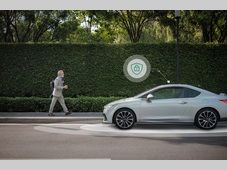 英飞凌强化车规级微控制器产品组合：符合ISO/SAE 21434标准、获中汽研认证，并支持后量子加密