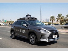 小马智行双引擎战略加速：无人化Robotaxi落地迪拜，2026年迈向商业化运营