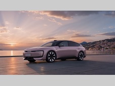 全新Momenta强化学习大模型上车 奥迪 E5 Sportback迎来重磅OTA升级