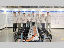 五菱工业全新一代两档同轴电驱桥量产交付