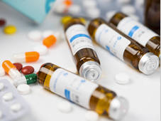 2023两会“药点”来了！政府工作报告：推进药品集采、中医药创新、急需药进保……