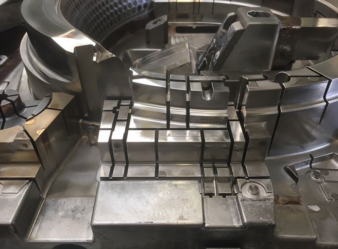 图2 模具镶件加工