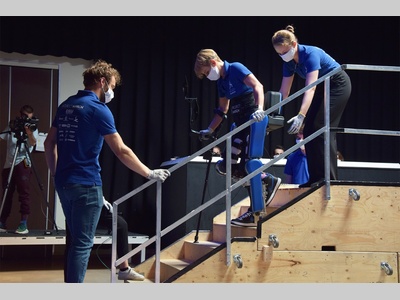 Project MARCH打造外骨骼机器人，帮助脊髓损伤患者自由行走