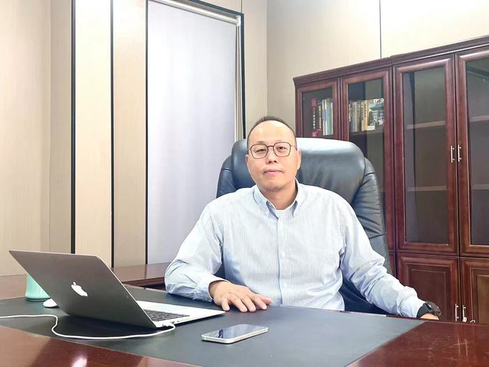 胡瀚哲 总经理 喜威一(北京)刀具有限公司 胡瀚哲 总经理 喜威一(北京)刀具有限公司