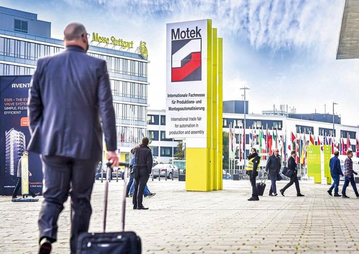 motek_bild_ankommen_bea.webp_${0120738556}