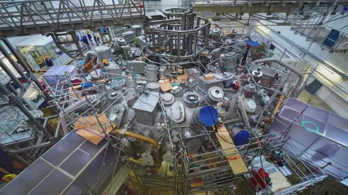 位于德国Greifswald的核聚变装置Wendelstein 7-X仿星器