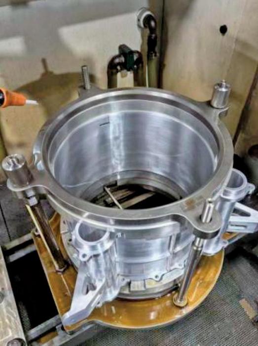 大通径薄壁壳体零件   图-4