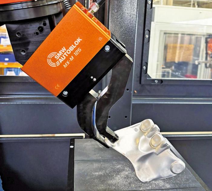 提升汽车零部件箱式拾取自动化水平与生产效率，助力车企实现柔性化生产布局。