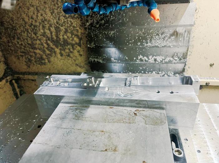 航空件数控    图-4