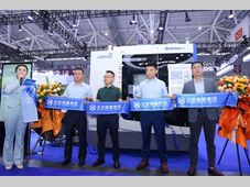 北京精雕丨首展机床揭幕+合作签约，赋能人形机器人精密智造