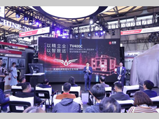 燃动魔都 | CCMT 2026盛大启幕，拓璞数控E5-B201实力出圈