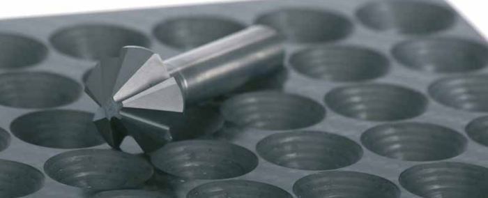 定制CCDia®AeroSpeed®涂层的锪钻护航锪孔的平滑表面（照片来源：Dürr精密刀具公司）