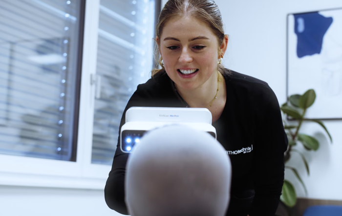 Scanning the infant head with EinScan Medixa.png