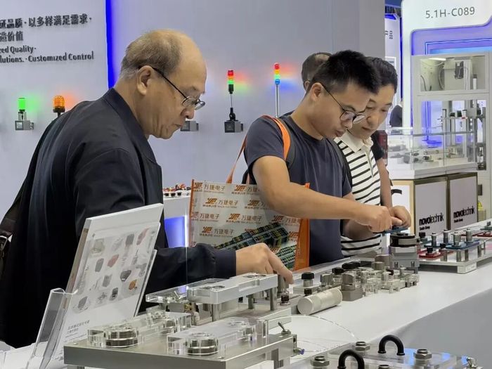 客户现场交流照片