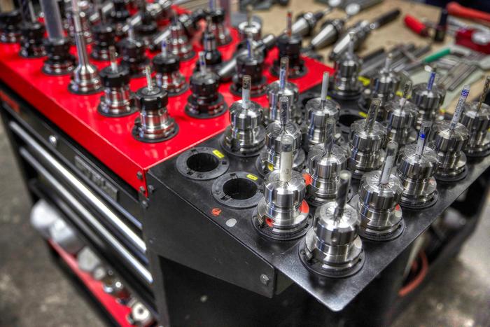 图2 3D打印机的引入不仅提高了A&M工程团队的原型和工具制作速度，整个过程与机械加工车间相比更为简单