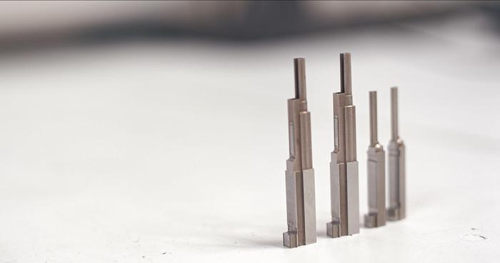 图4使用Cimatron设计和制造的高精度模具镶件