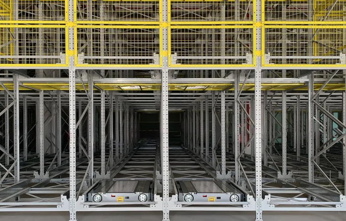 极智嘉四向穿梭车应用于洲明成品仓库存储