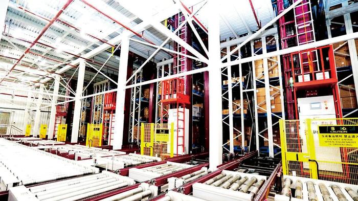 图1 智能立库拥有超过9000个货位 拷贝