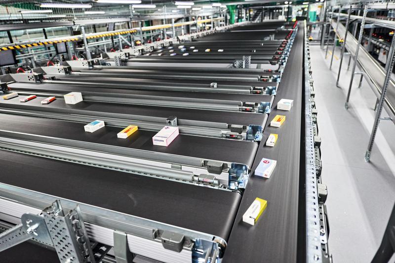 Bild 1 _Anlauf KNAPP_Pack2Patien_sortation-lanes_press.jpg Farmasiet Bild 2_${0116707347}