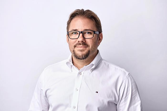 Simon Thomas (© TUP)_${0121964972}