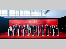 LET 2025盛大开幕！数智工厂×智慧物流×机器人，一展get创新科技