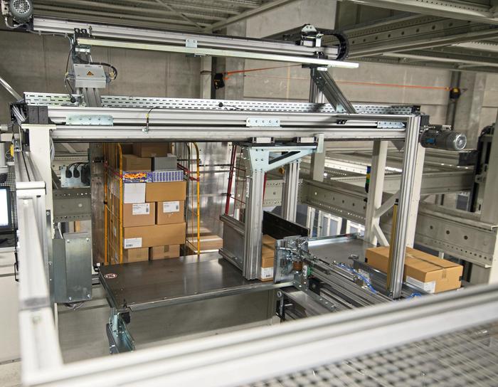 Bild 4  WITRON_Migros_Tiefkuehl_OPM_Roco_${0122777807}