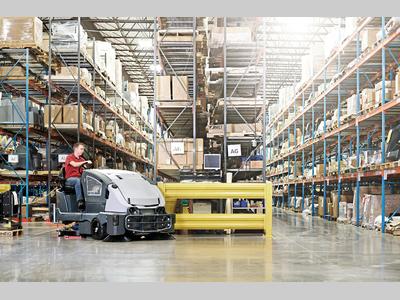 现代化仓储清洁管理：专业设备与可持续解决方案