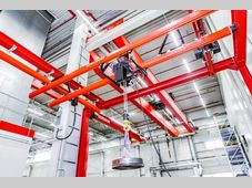 克服空间挑战 | 科尼KBK工作站起重机助力康明斯大型发动机大修！