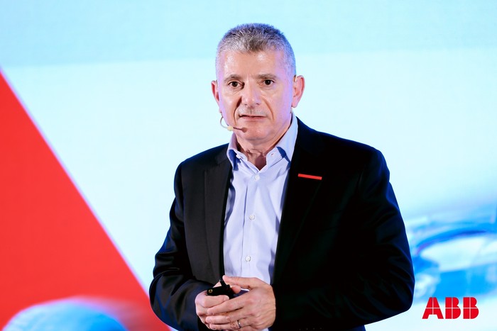 ABB集团智慧建筑业务单元全球总裁穆思泰（Mike Mustapha）现场致辞